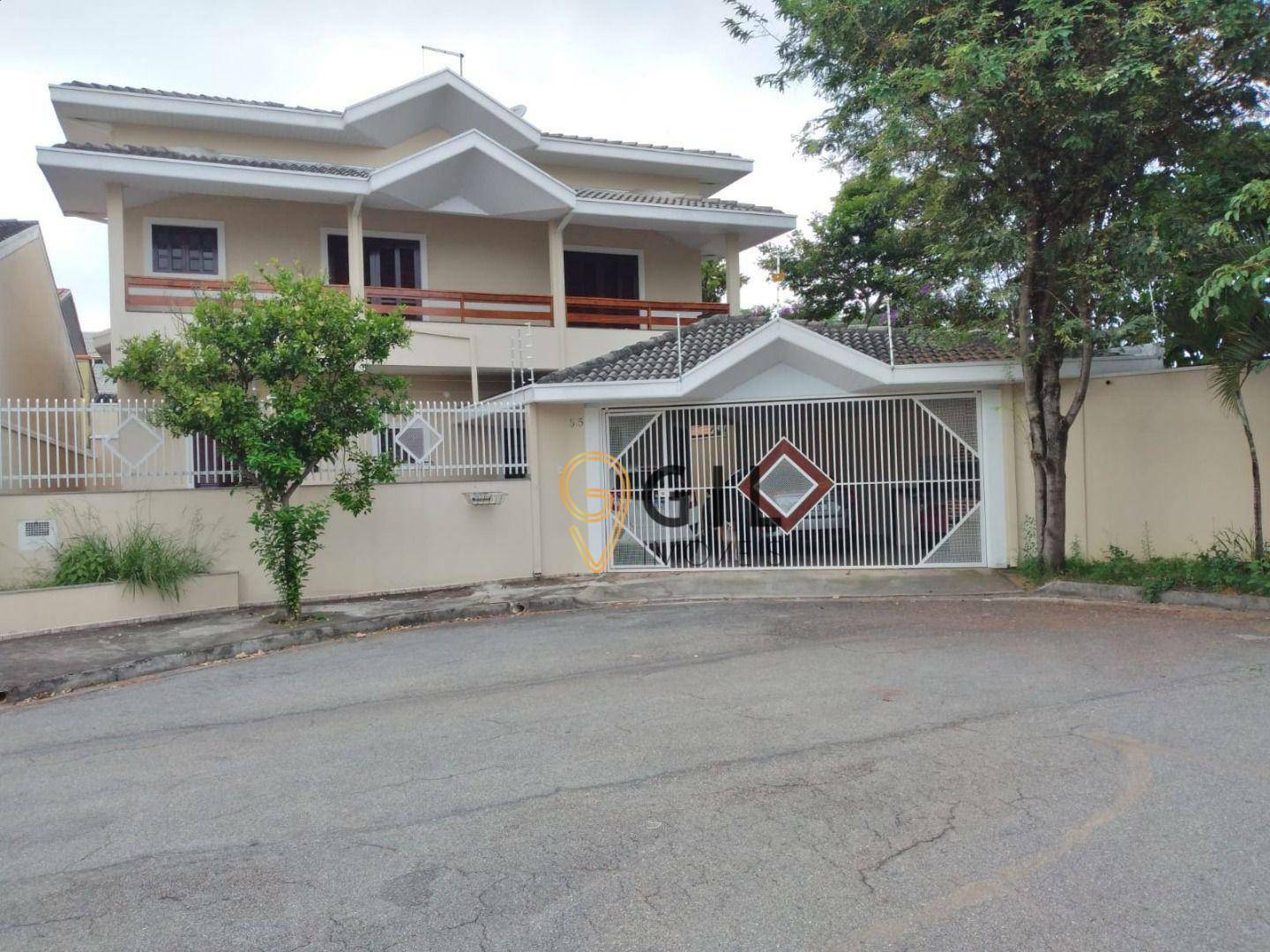 Casa à venda com 4 quartos, 220m² - Foto 1