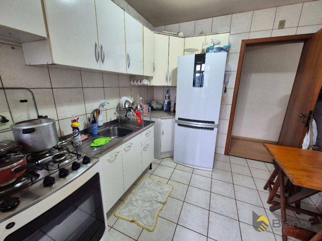 Apartamento à venda com 3 quartos, 80m² - Foto 4