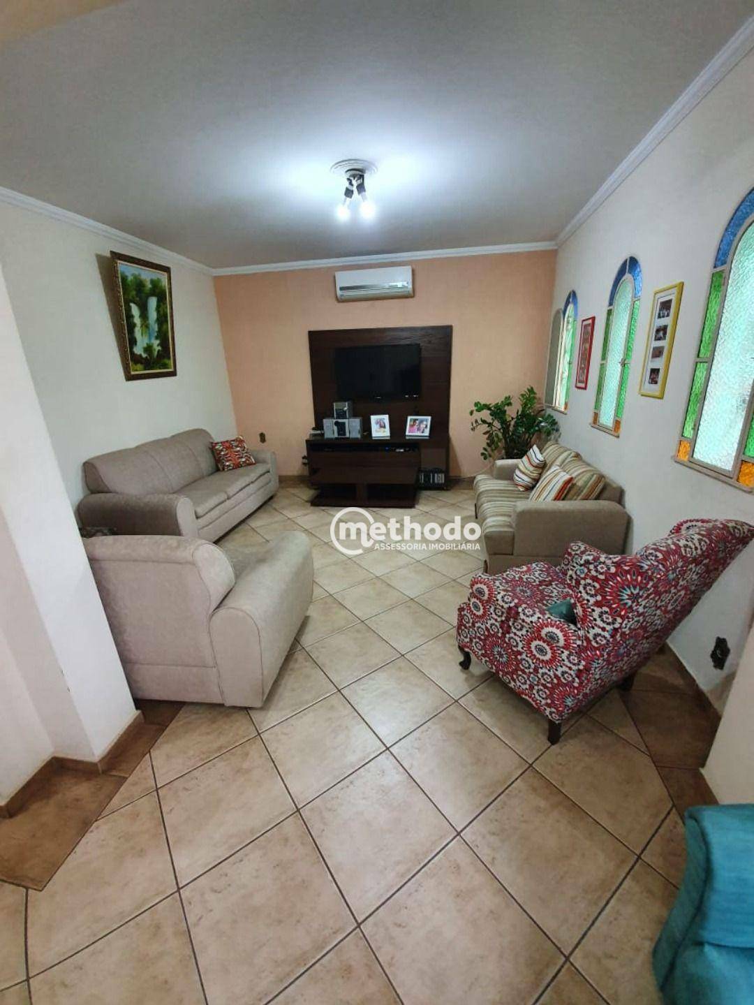 Casa à venda com 5 quartos, 272m² - Foto 4