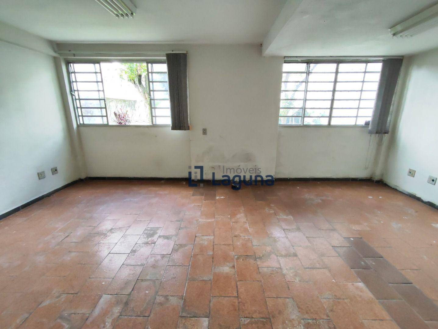 Casa para alugar com 3 quartos, 285m² - Foto 74