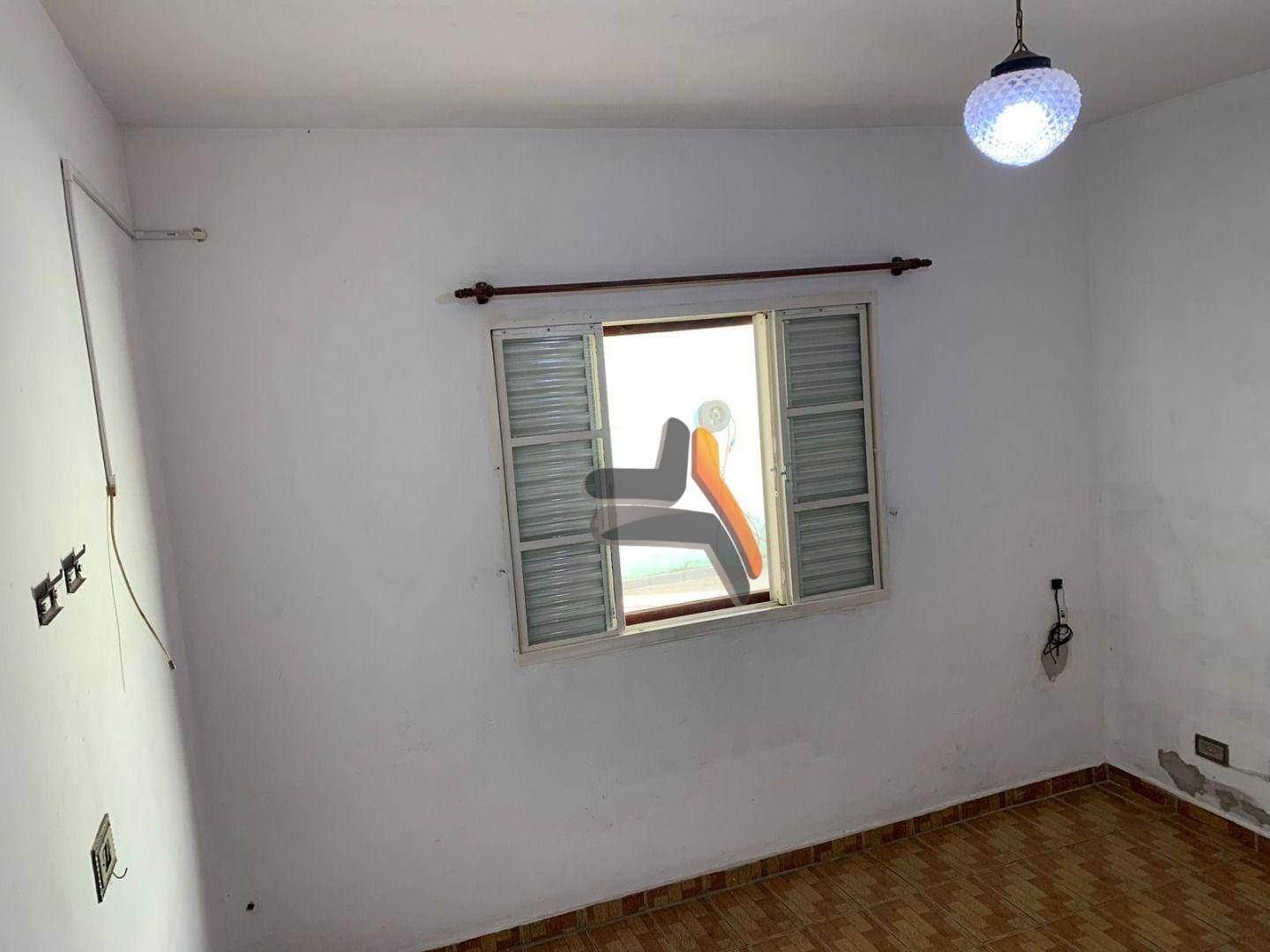 Casa à venda com 2 quartos, 150m² - Foto 4