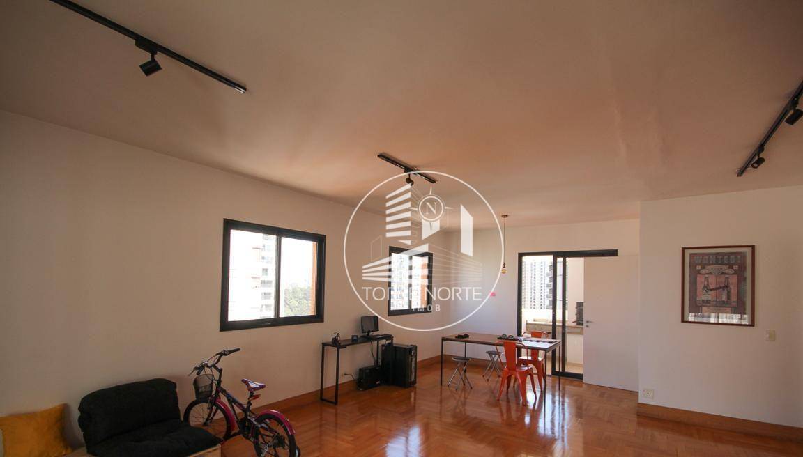 Apartamento à venda com 3 quartos, 160m² - Foto 1