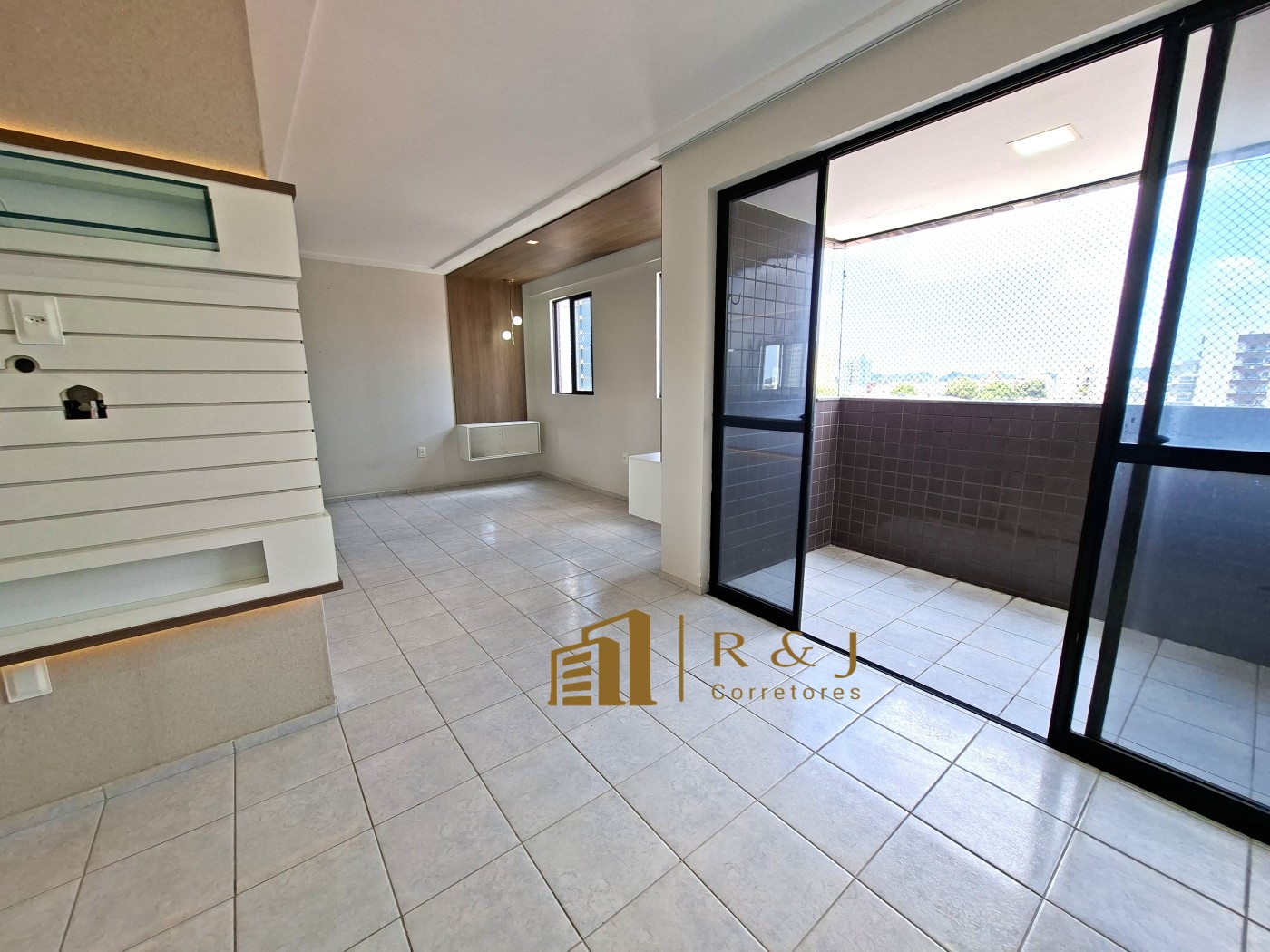 Apartamento para alugar com 3 quartos, 84m² - Foto 2