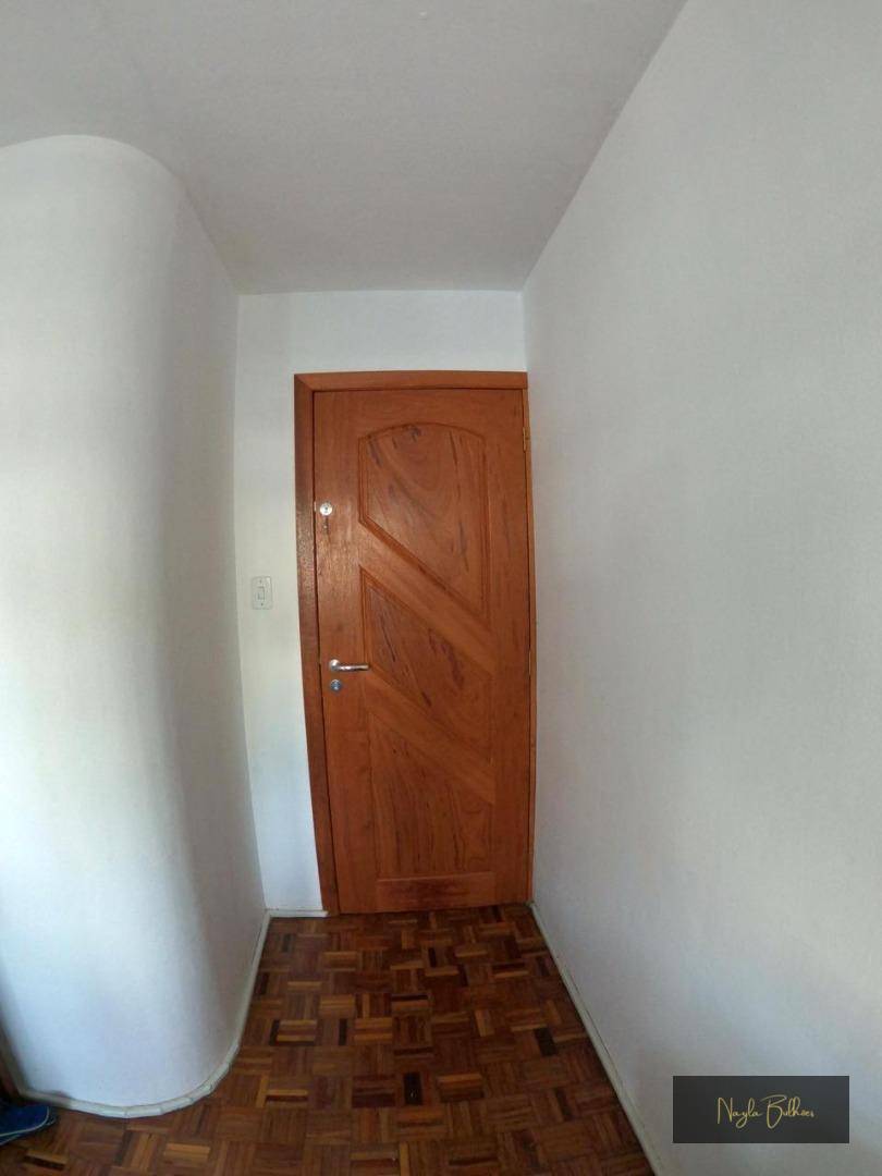 Apartamento à venda com 2 quartos, 42m² - Foto 4