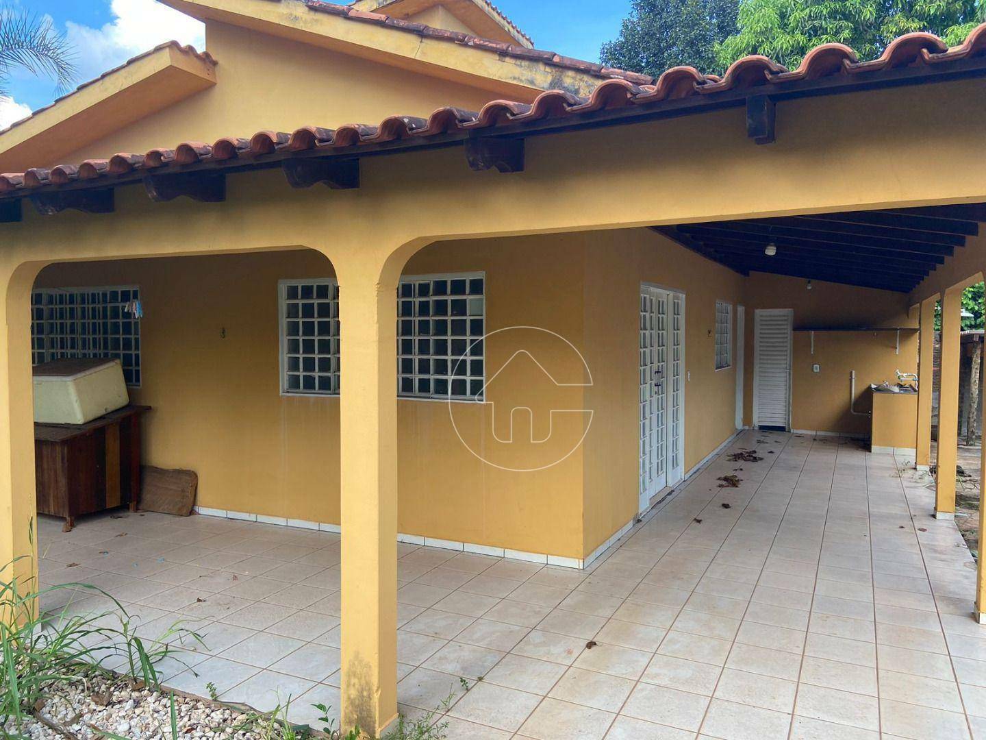 Casa à venda com 2 quartos, 90m² - Foto 2