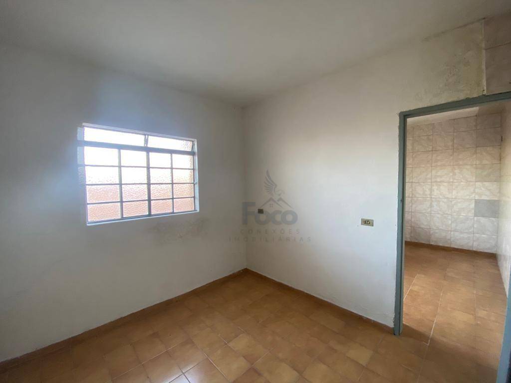 Casa à venda com 6 quartos, 179M2 - Foto 2