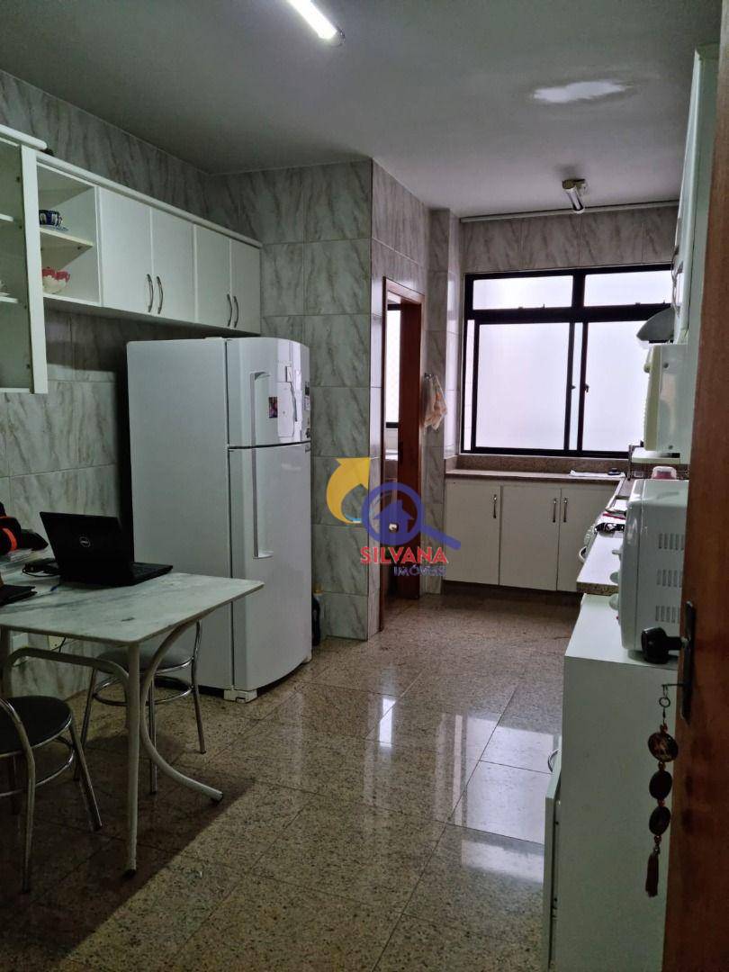 Apartamento à venda com 4 quartos, 150m² - Foto 5