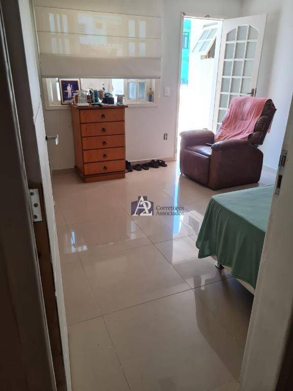 Casa à venda com 3 quartos, 215m² - Foto 17