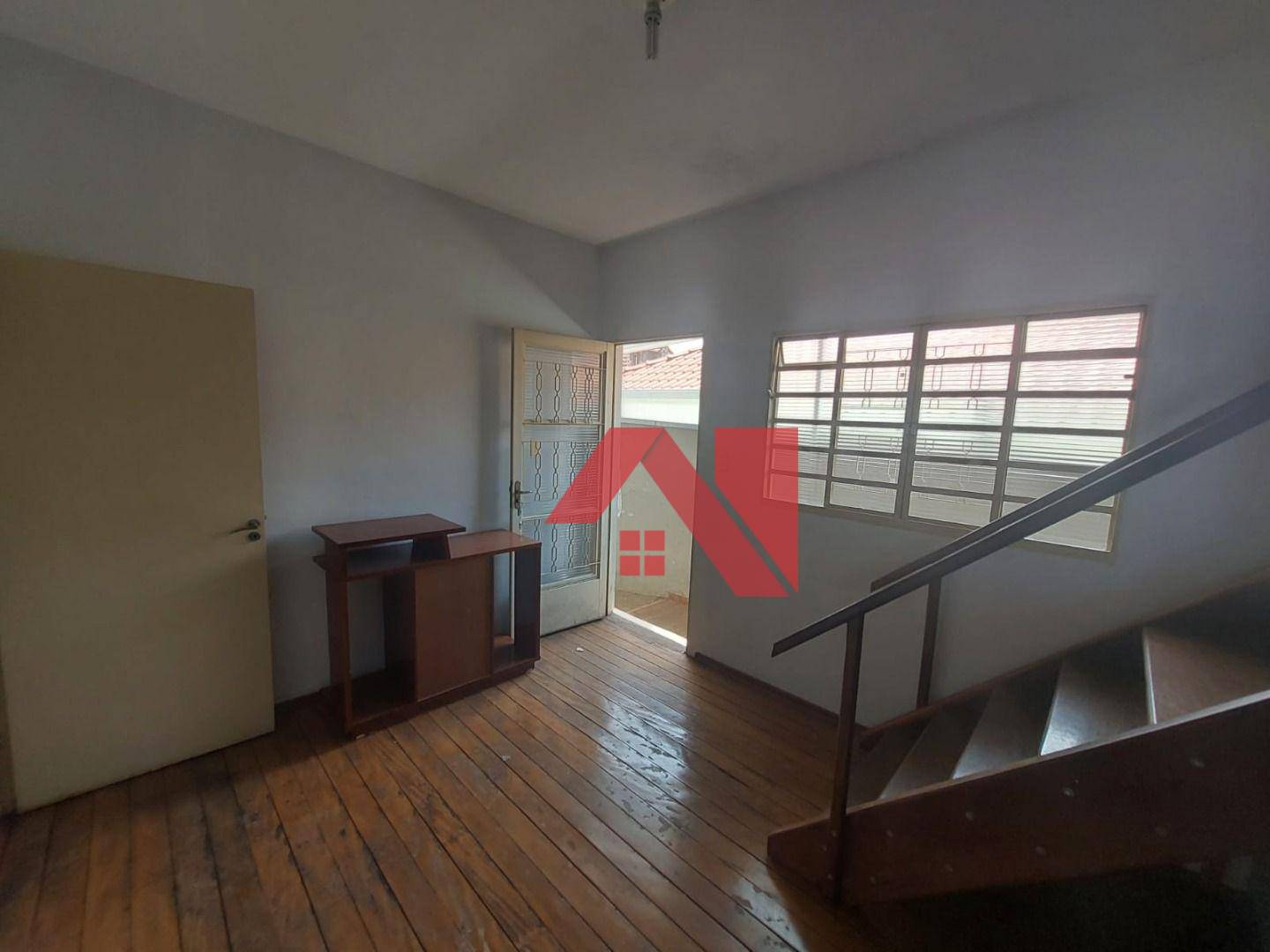 Casa para alugar com 2 quartos, 90m² - Foto 12