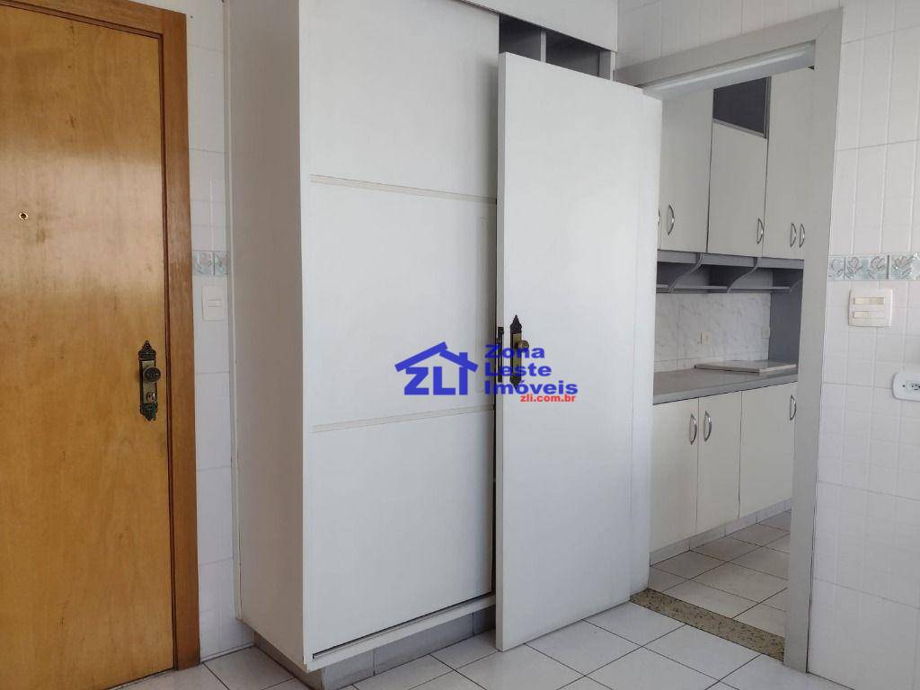 Apartamento à venda com 3 quartos, 157m² - Foto 25