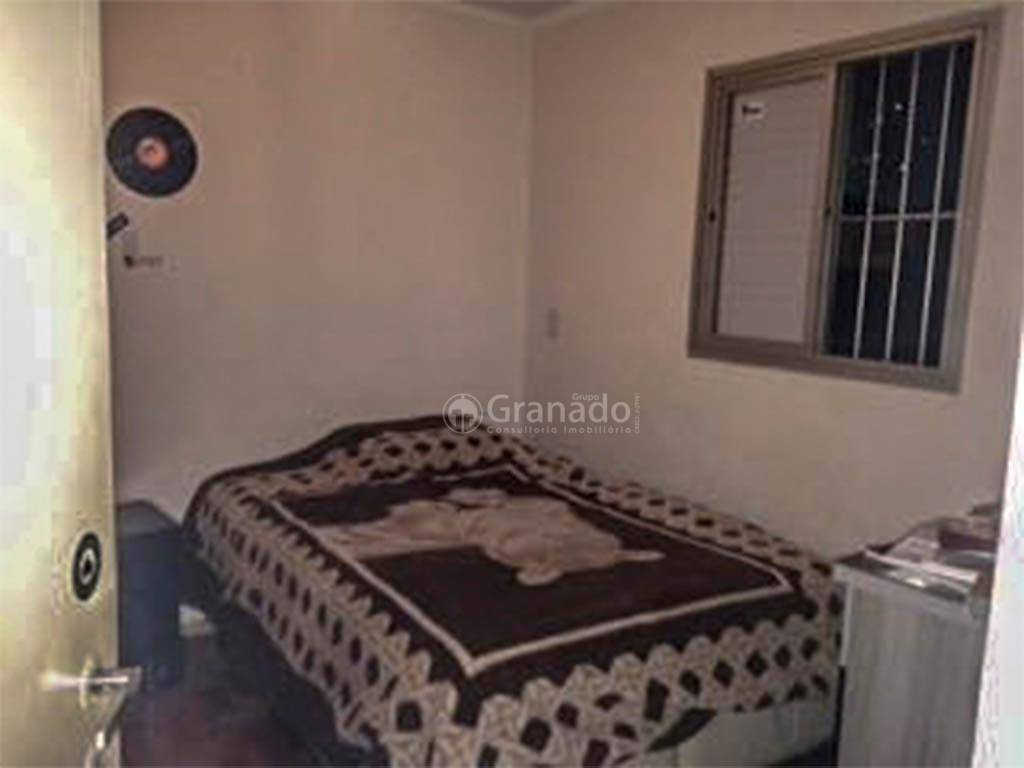 Apartamento à venda com 2 quartos, 70m² - Foto 4