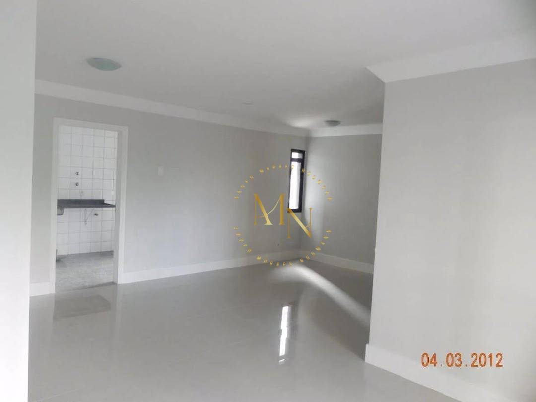 Apartamento à venda com 3 quartos, 92m² - Foto 2