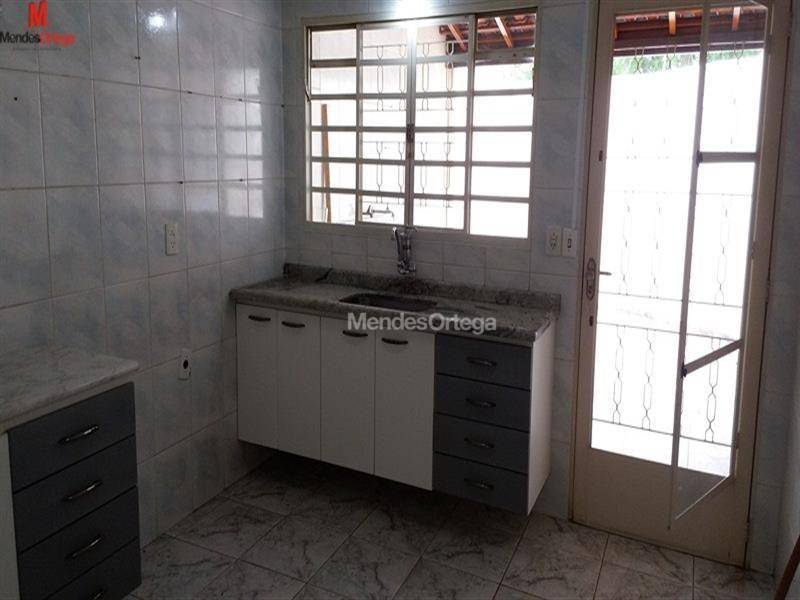 Casa à venda com 2 quartos, 180m² - Foto 14