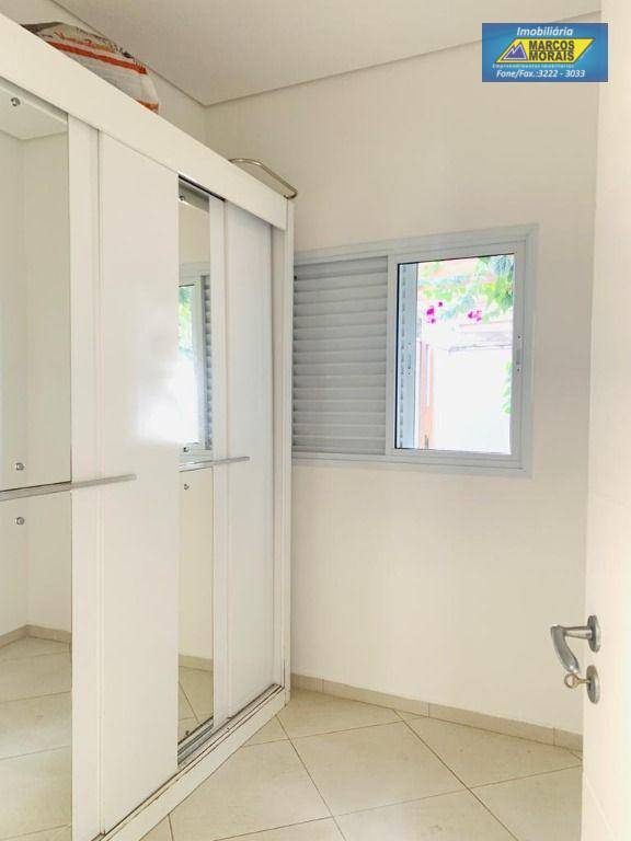 Casa de Condomínio para alugar com 4 quartos, 360m² - Foto 29