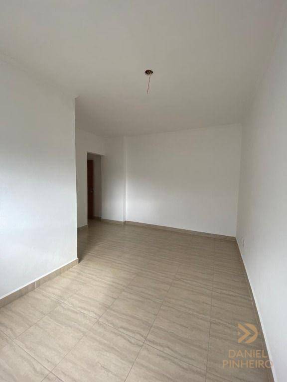 Apartamento à venda com 2 quartos, 75m² - Foto 9