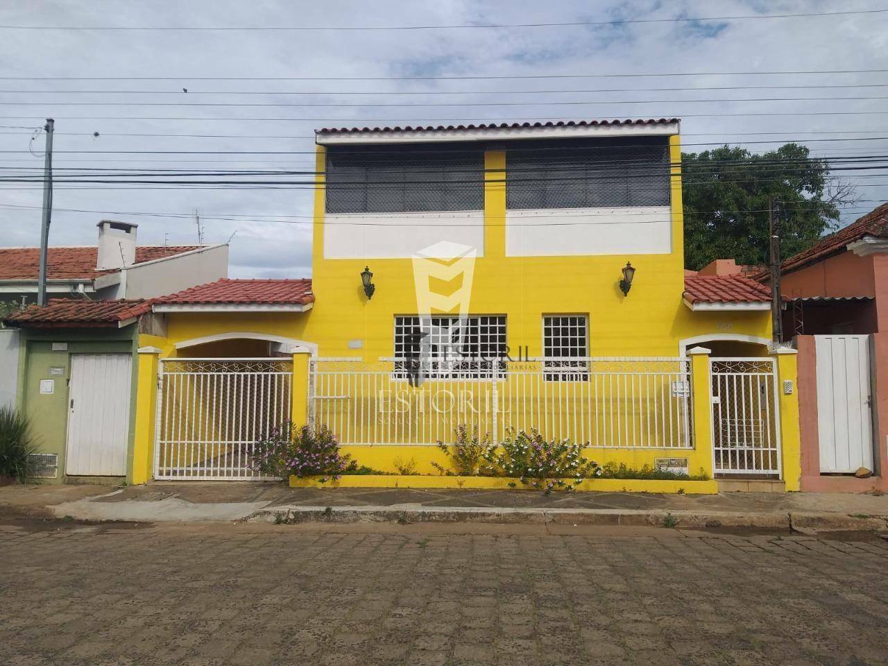 Sobrado à venda com 6 quartos, 315m² - Foto 1