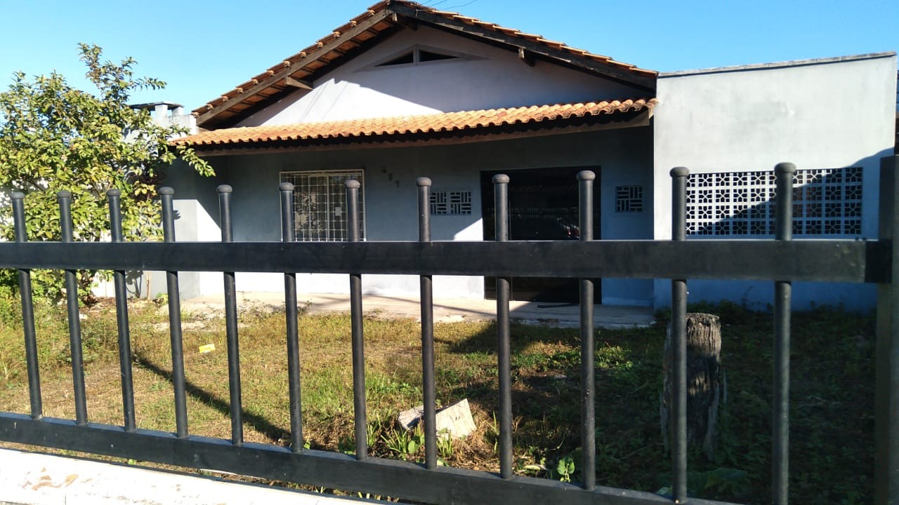 Casa à venda com 4 quartos, 240m² - Foto 2