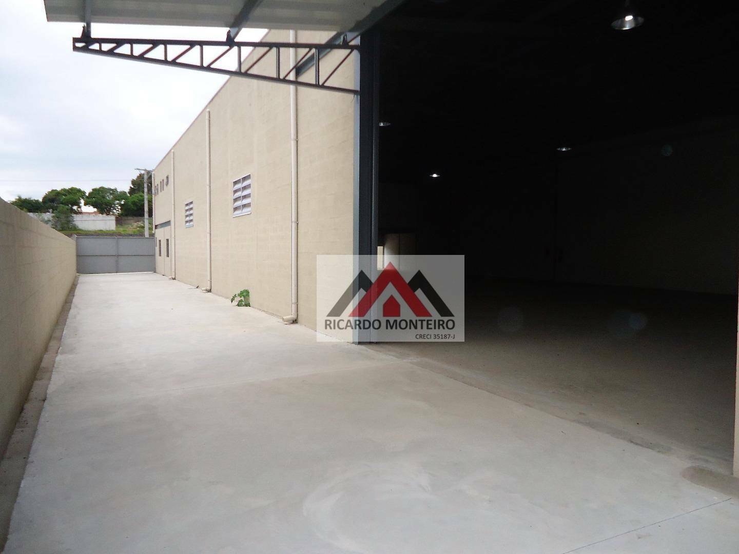 Depósito-Galpão-Armazém à venda e aluguel, 687m² - Foto 13