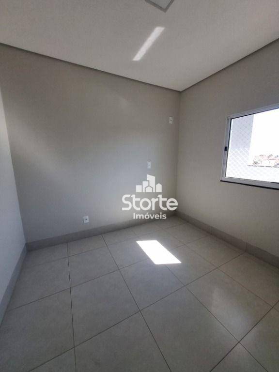 Apartamento para alugar com 2 quartos, 70m² - Foto 4