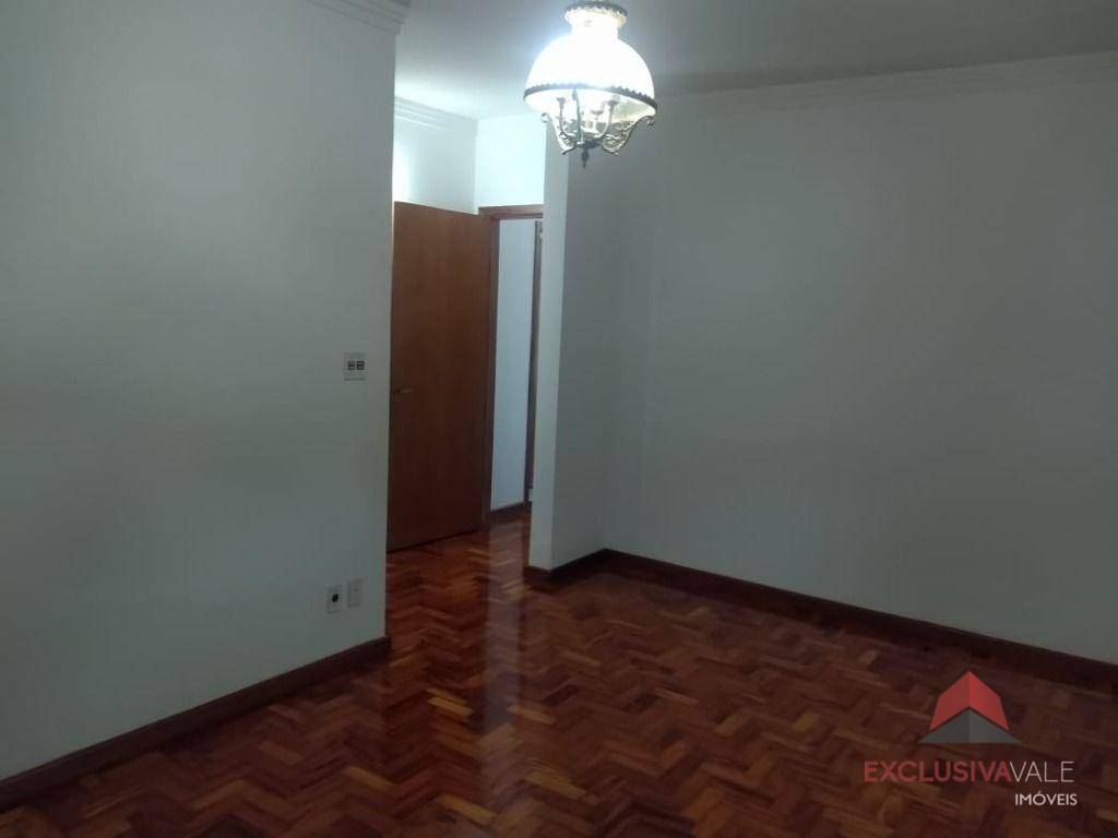 Casa à venda com 7 quartos, 323m² - Foto 12