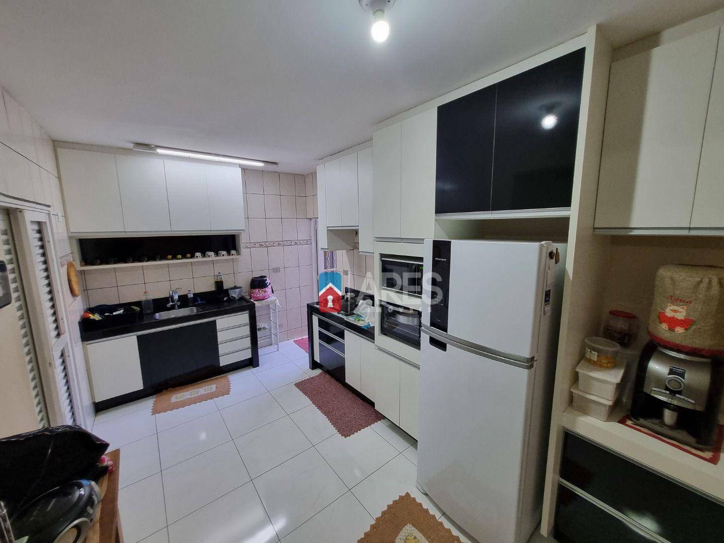 Casa à venda com 2 quartos, 138m² - Foto 4