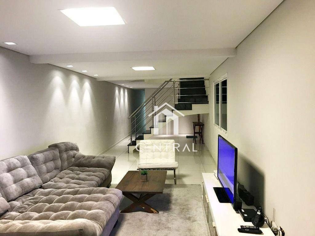 Sobrado à venda com 3 quartos, 239m² - Foto 1