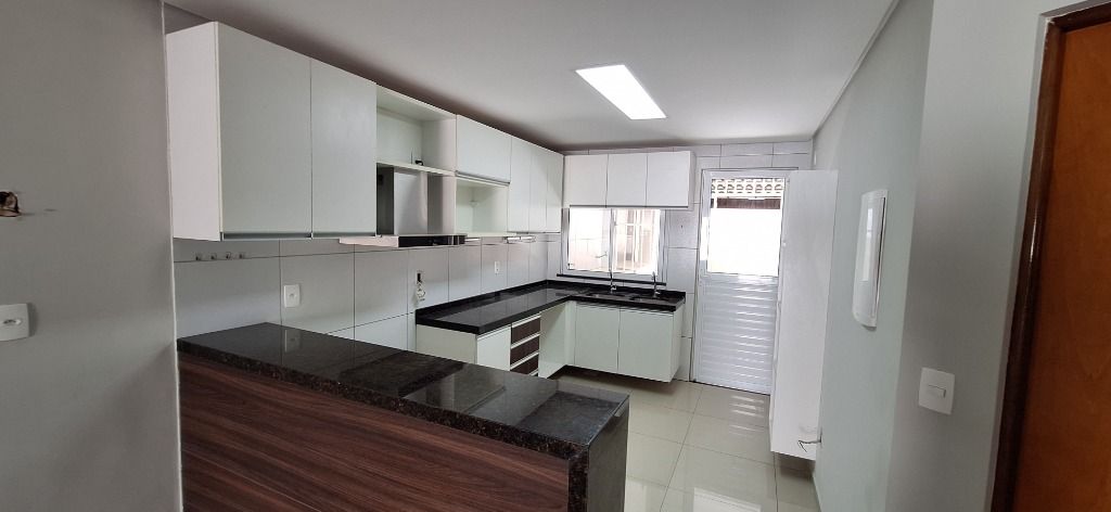 Casa à venda com 4 quartos, 162m² - Foto 17