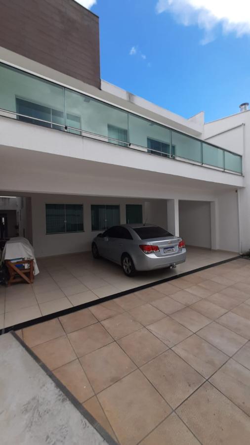 Casa à venda com 4 quartos, 360m² - Foto 2