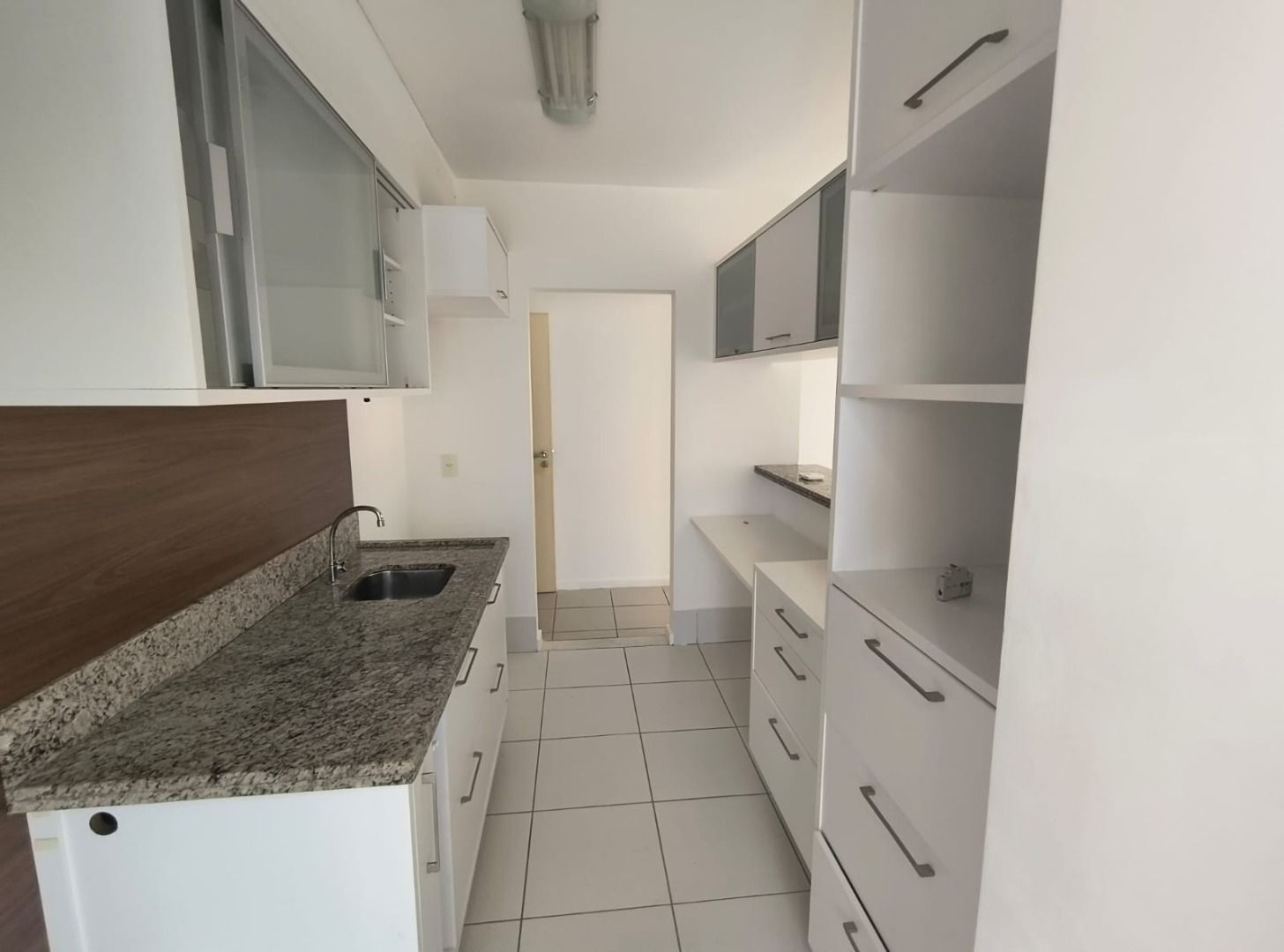 Apartamento para alugar com 3 quartos, 80m² - Foto 4