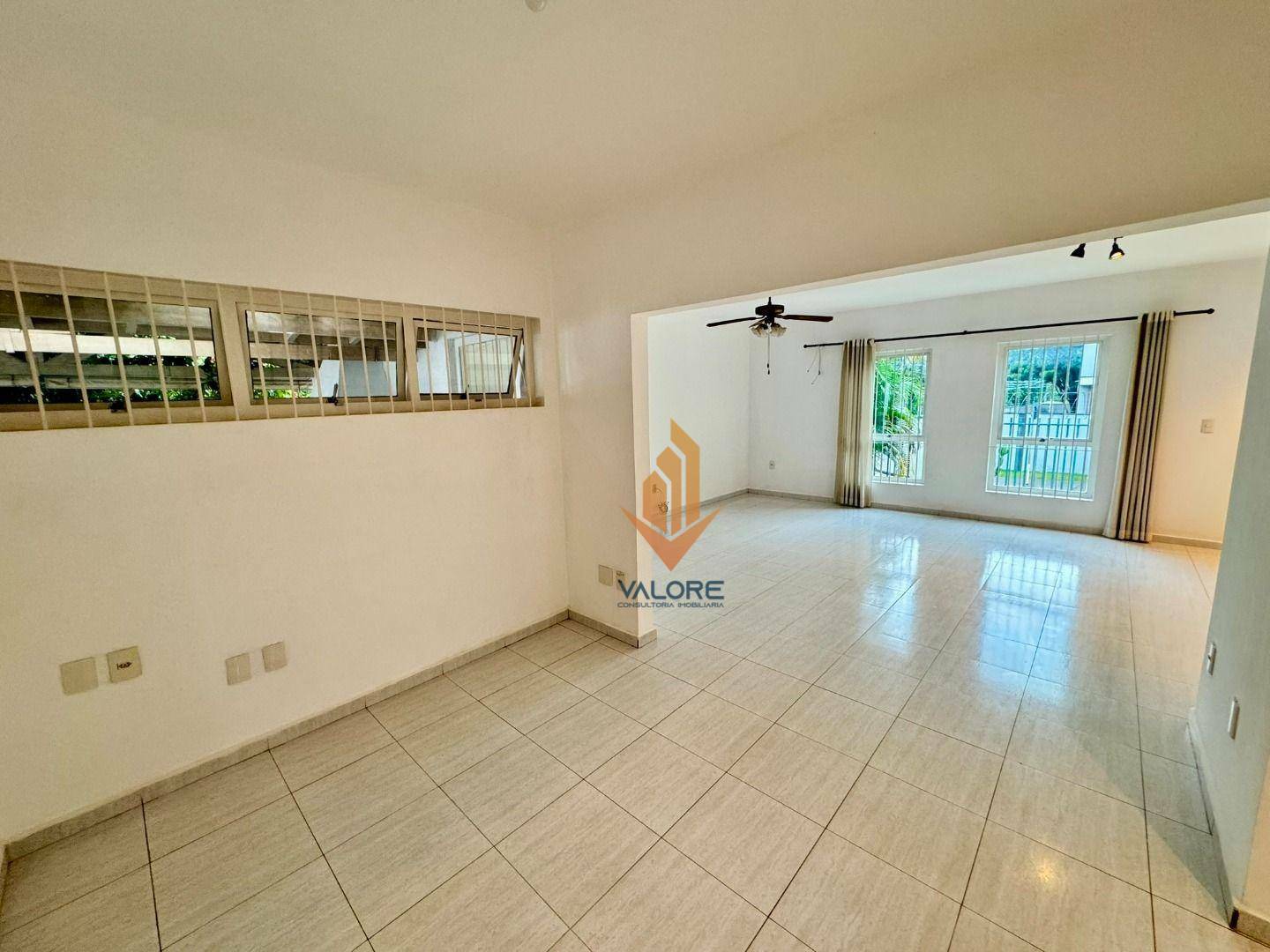 Casa à venda com 4 quartos, 300m² - Foto 13