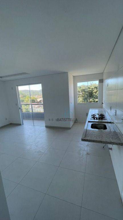 Apartamento à venda com 2 quartos, 65m² - Foto 3