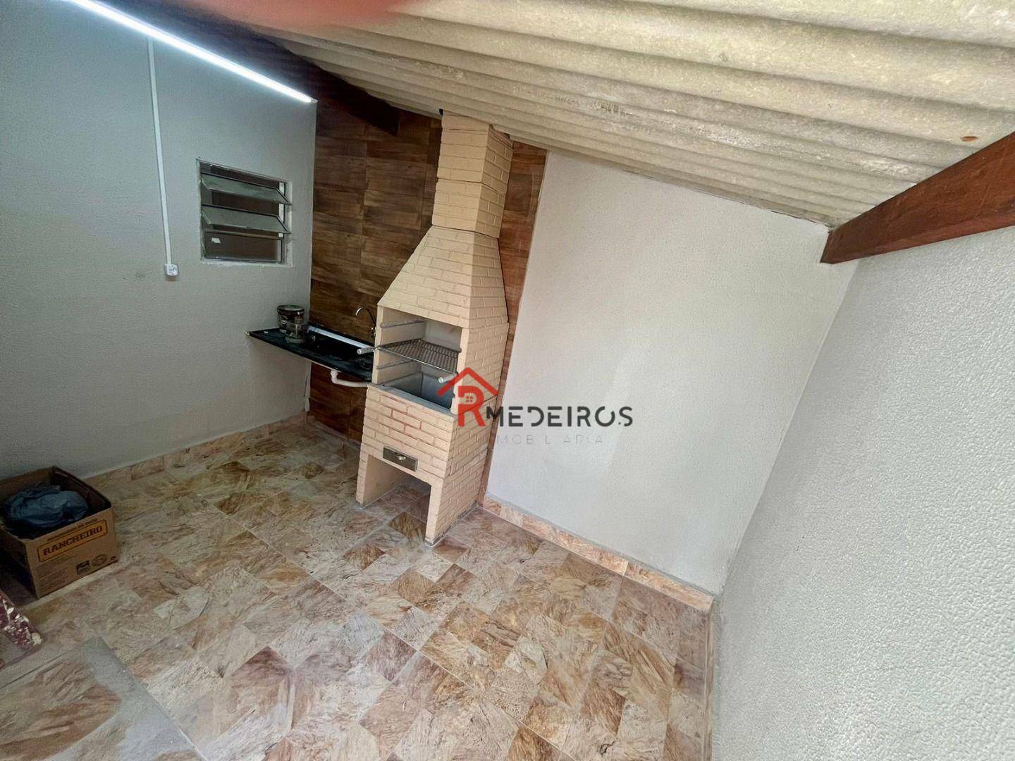 Casa à venda com 2 quartos, 70m² - Foto 17