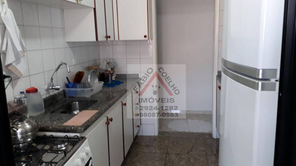 Apartamento à venda com 3 quartos, 68m² - Foto 2