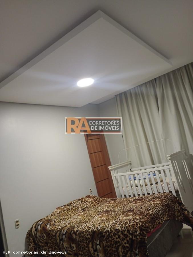 Casa à venda com 3 quartos, 300m² - Foto 8