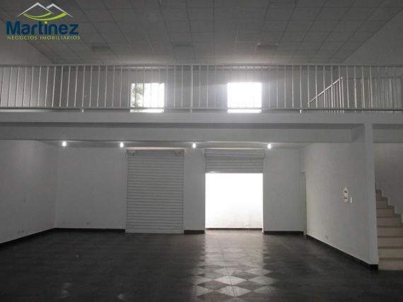 Prédio Inteiro para alugar, 200m² - Foto 13