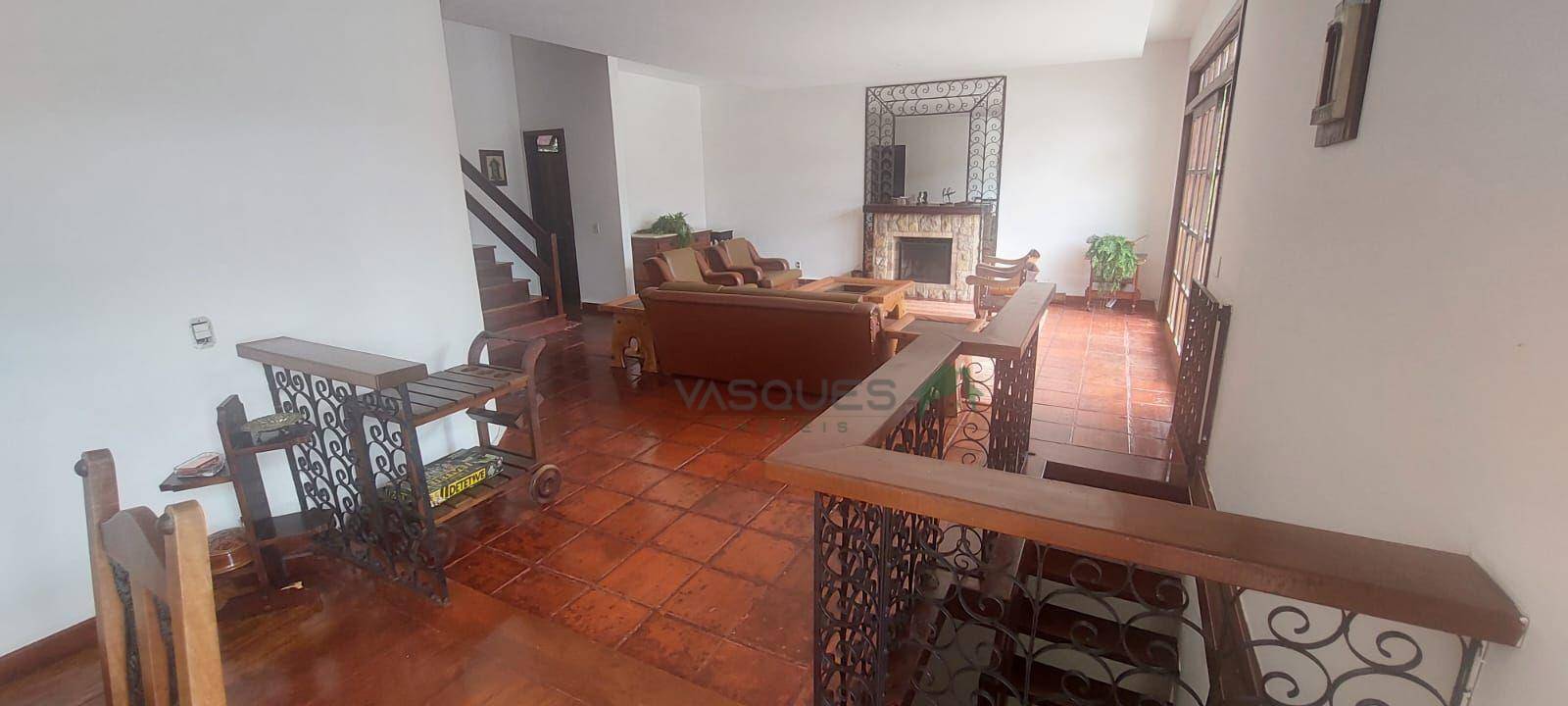 Casa de Condomínio à venda com 4 quartos, 330m² - Foto 4