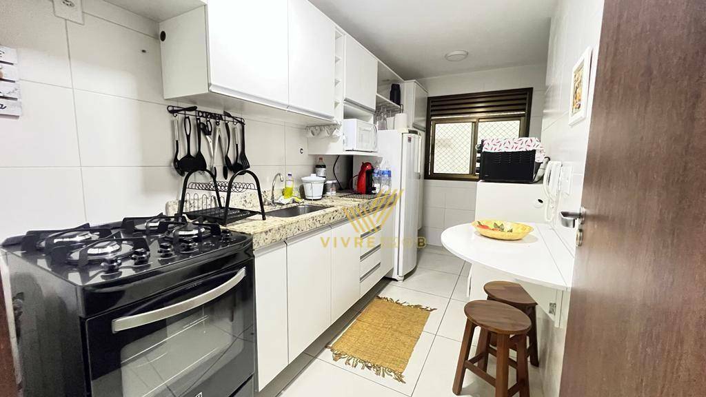 Apartamento à venda com 2 quartos, 70m² - Foto 4