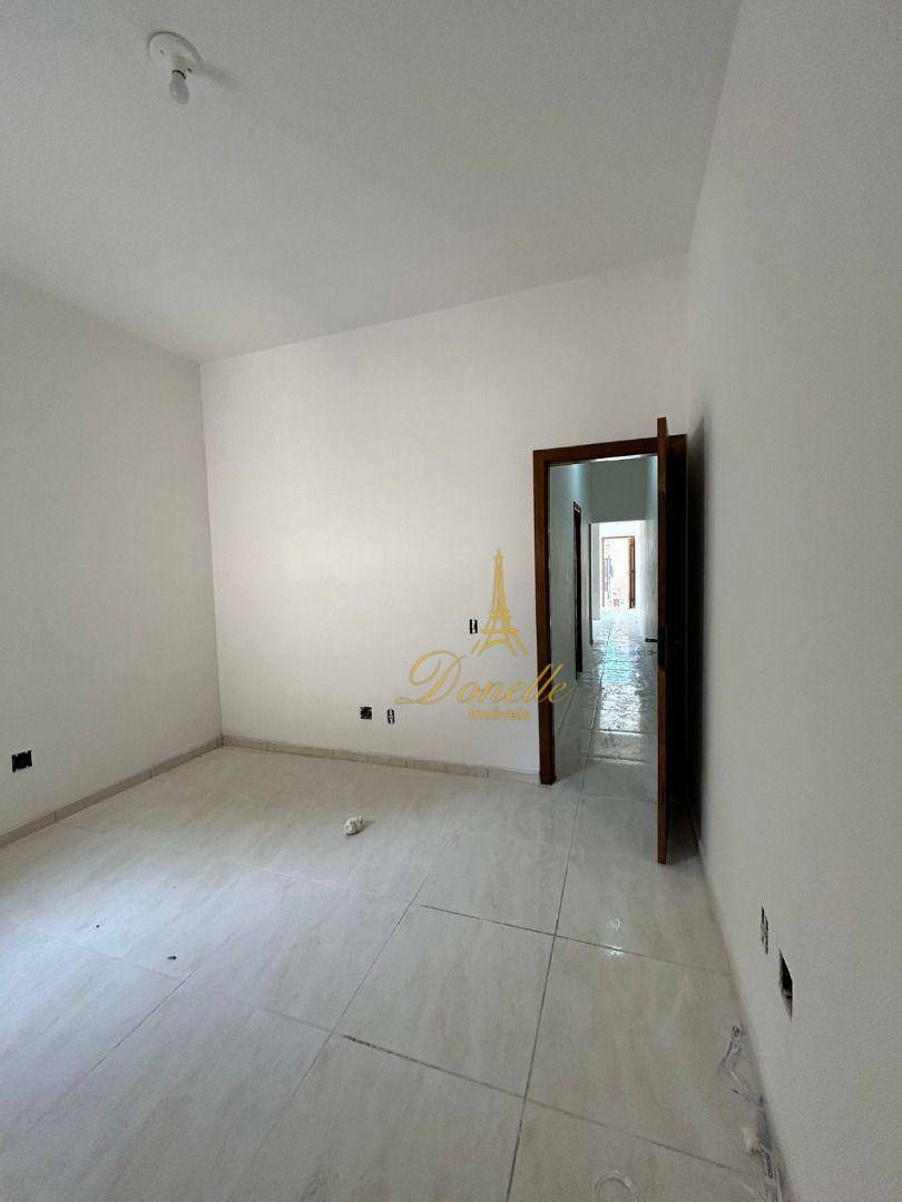 Casa à venda com 2 quartos, 50m² - Foto 4