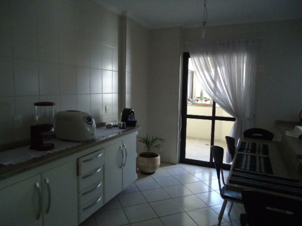 Apartamento à venda com 4 quartos, 278m² - Foto 17