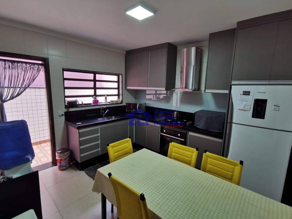 Sobrado à venda com 3 quartos, 150m² - Foto 3