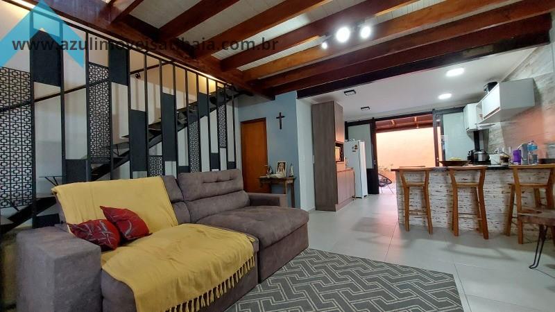 Casa à venda com 2 quartos, 140m² - Foto 1