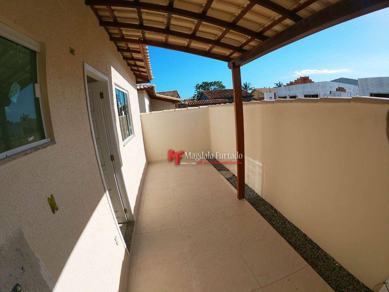 Casa à venda com 2 quartos, 71m² - Foto 2