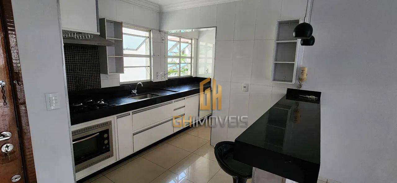 Apartamento à venda com 3 quartos, 76m² - Foto 1