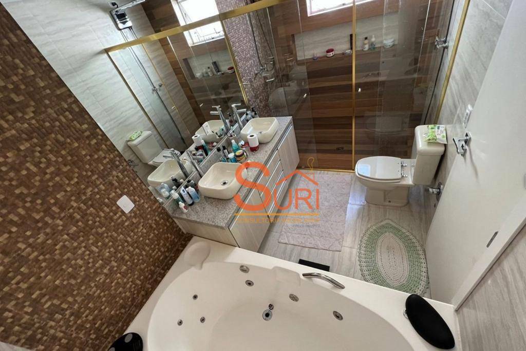 Casa à venda com 5 quartos, 323m² - Foto 62