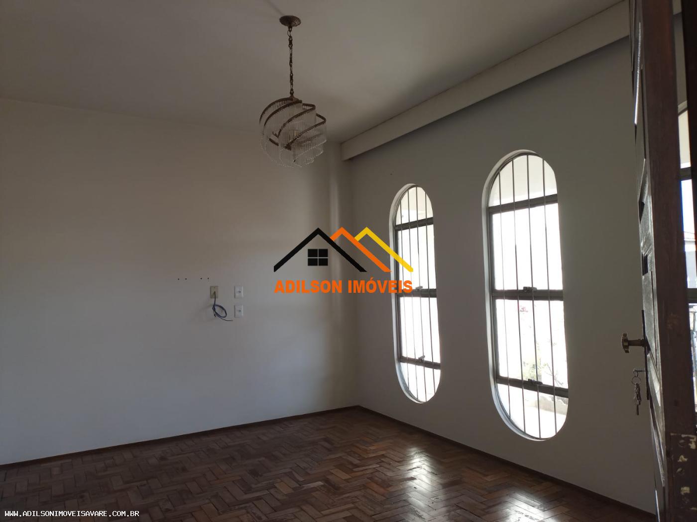 Casa à venda com 2 quartos, 300m² - Foto 3