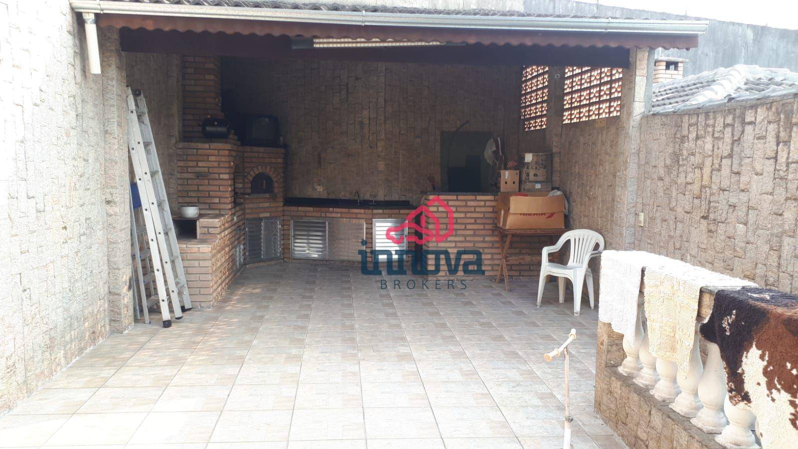 Casa à venda com 3 quartos, 240m² - Foto 25