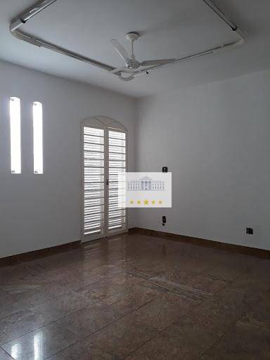 Casa para alugar com 5 quartos, 400m² - Foto 17