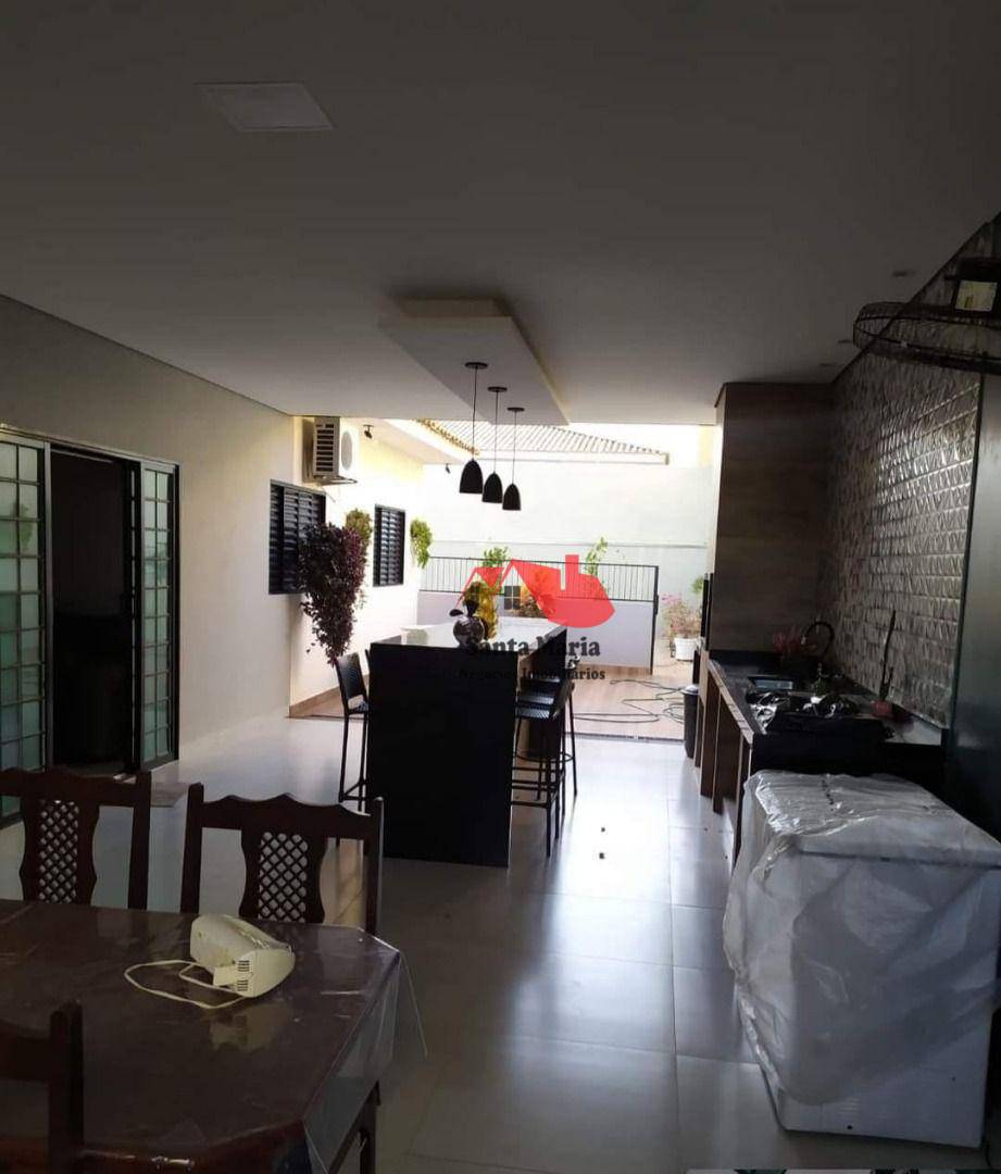 Casa à venda com 3 quartos, 206m² - Foto 5