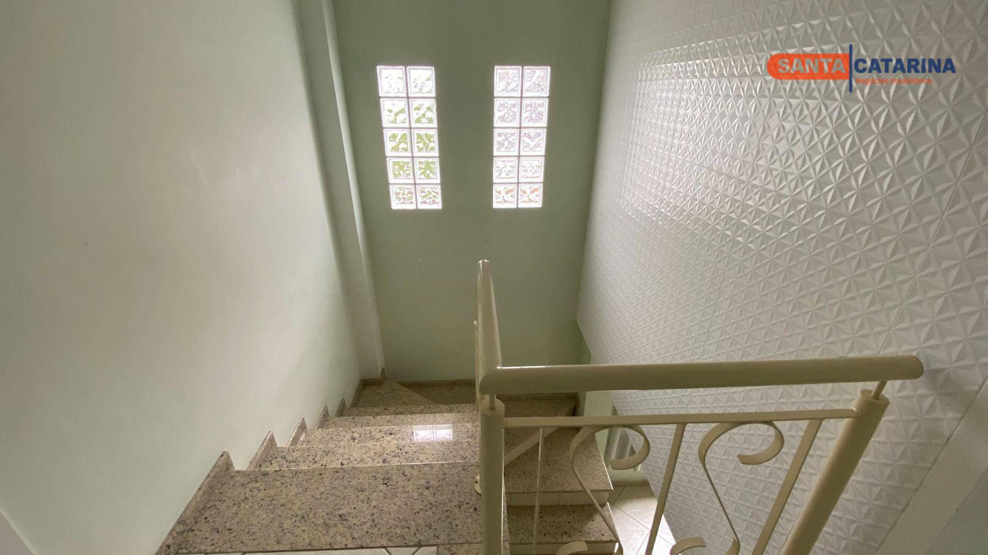 Casa de Condomínio à venda com 4 quartos, 166m² - Foto 32