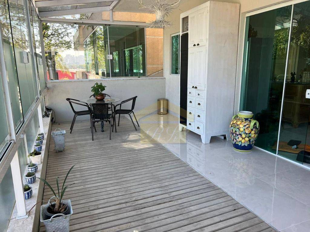 Casa à venda com 4 quartos, 270m² - Foto 2